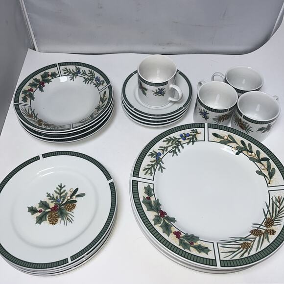 Fairfield China Wintergreen Vintage Holiday Four 5 Piece Placesettings EUC - Picture 1 of 10